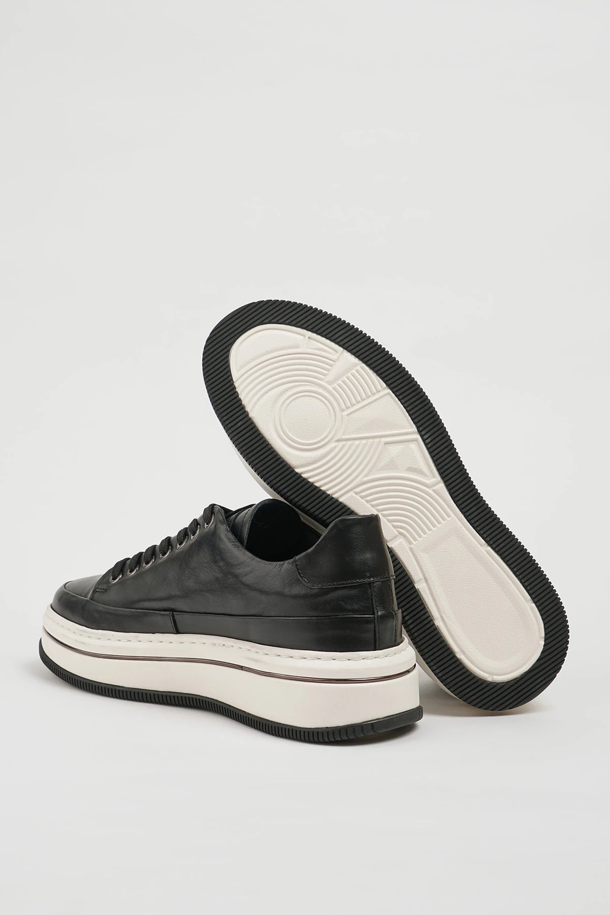 Vork Black Leather Sneakers