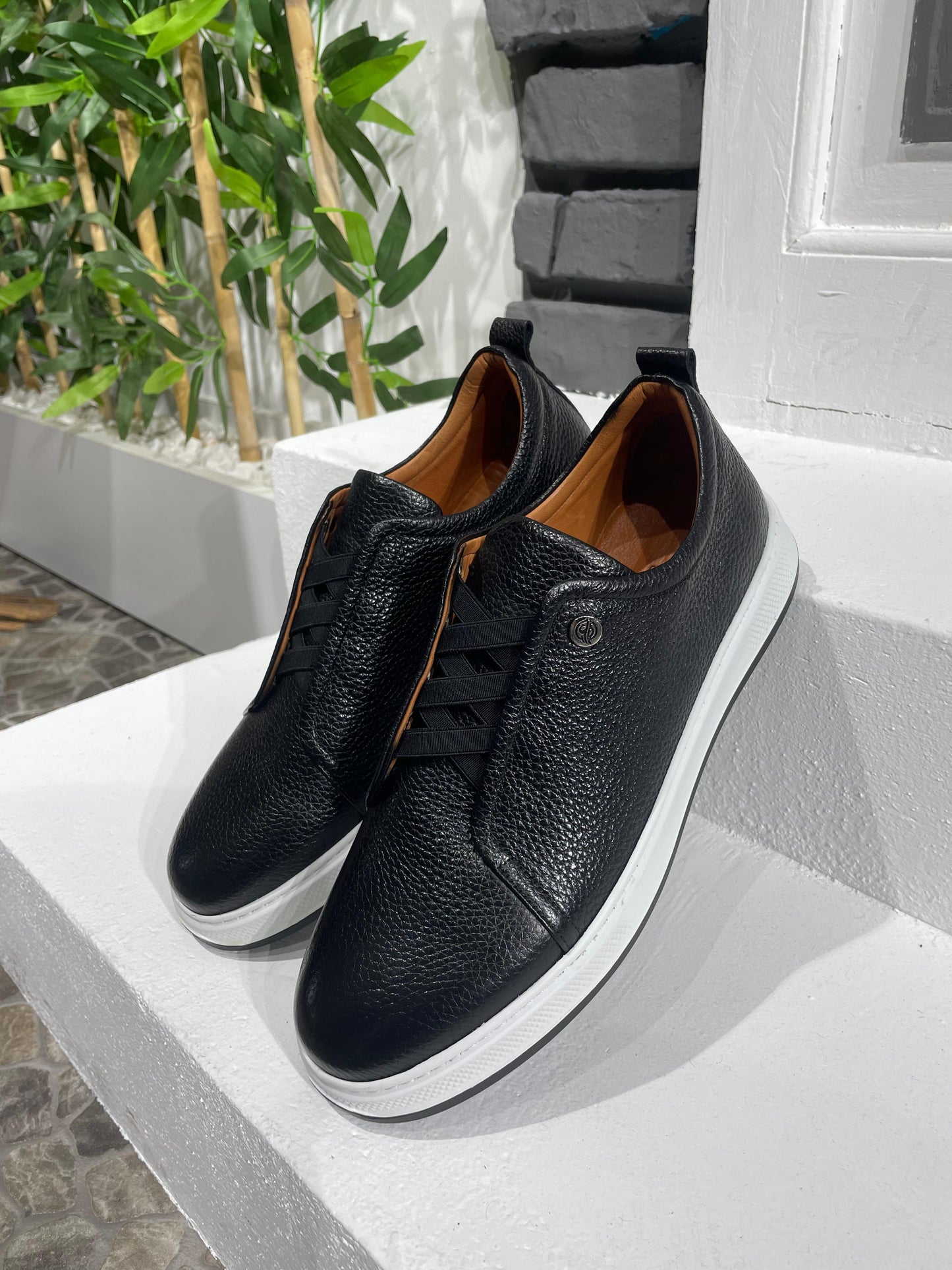 Black Laceless Slip-On Sneakers S003