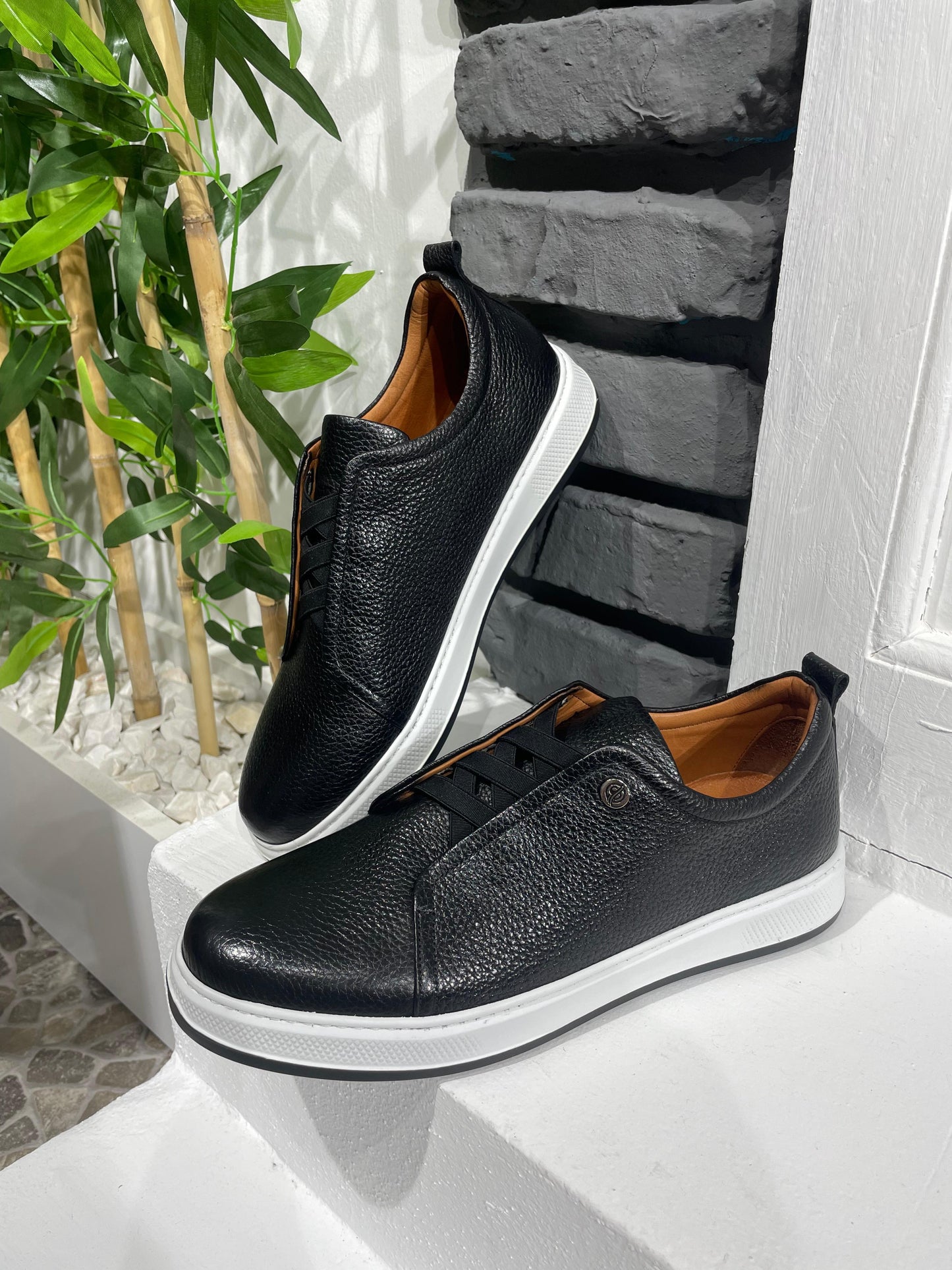 Black Laceless Slip-On Sneakers S003