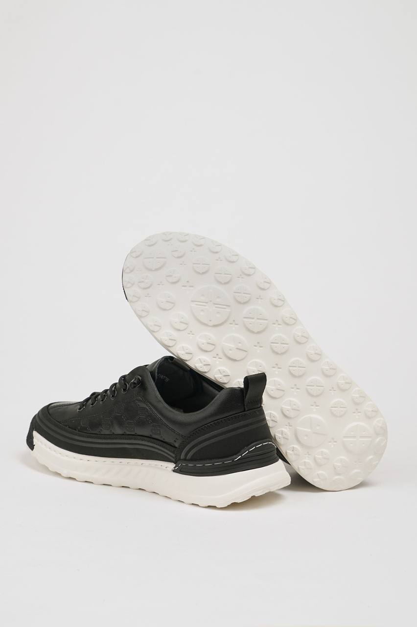 Black Casual Runners