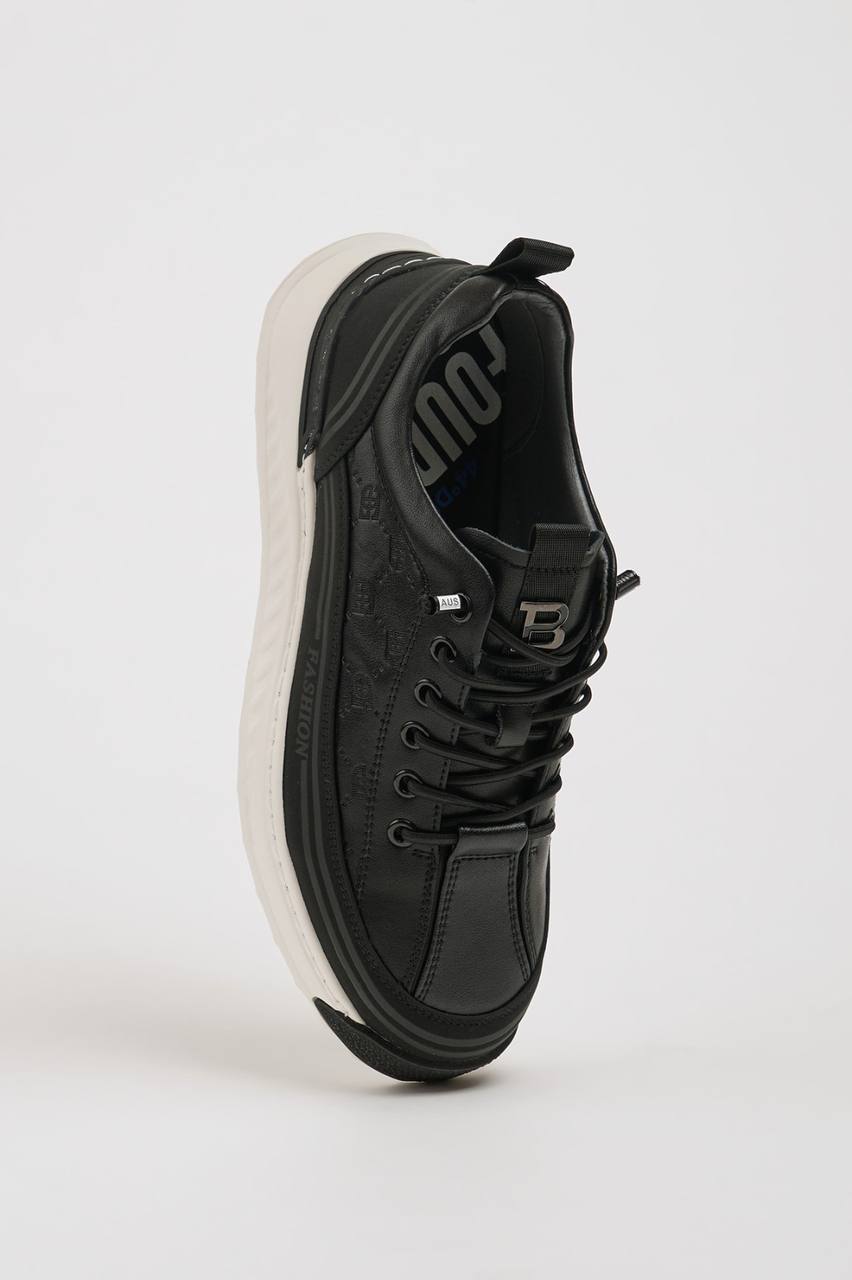 Black Casual Runners