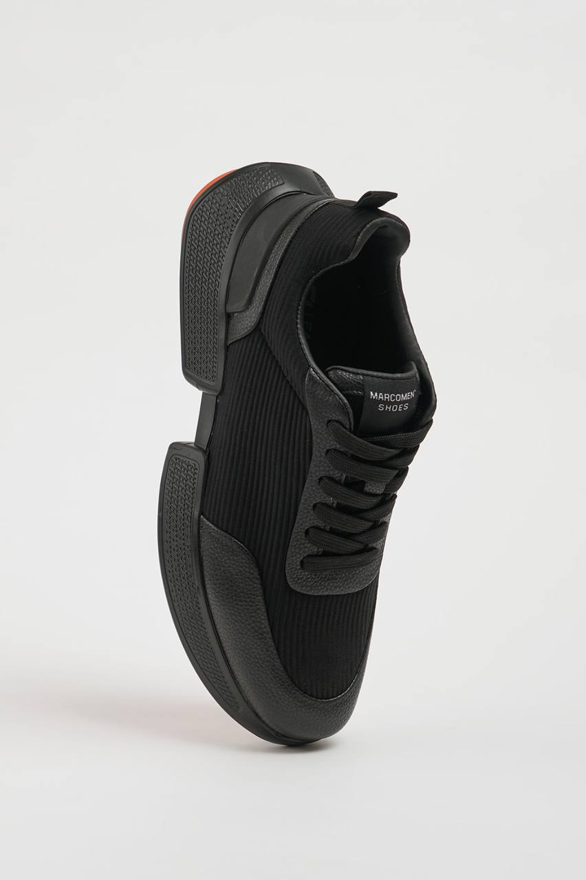Black Casual Runners