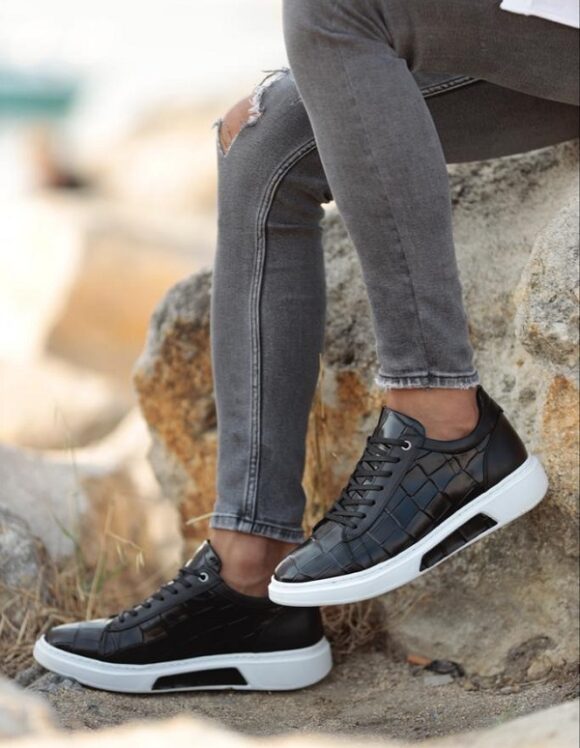 Black Crocodile Pattern Sneakers