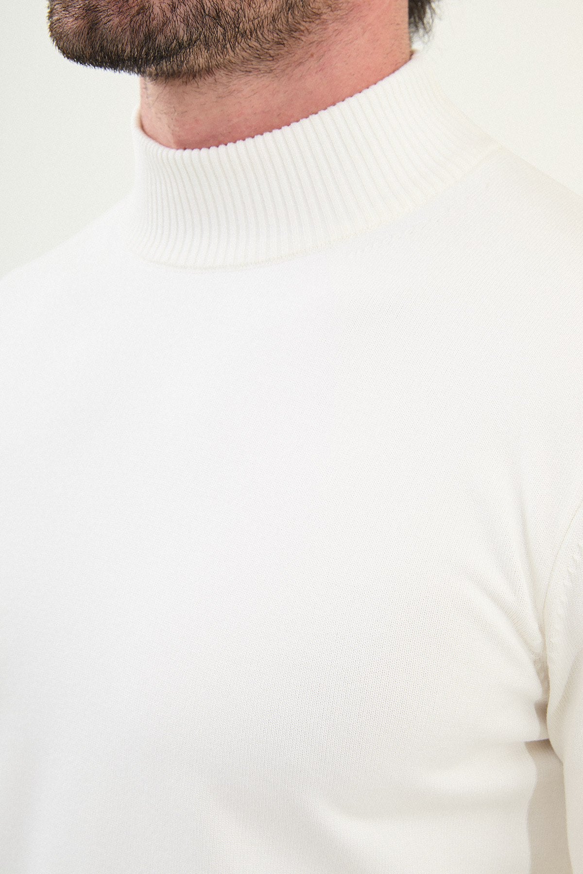 White Men's Wear Knitwear Slim Fit Turtleneck
