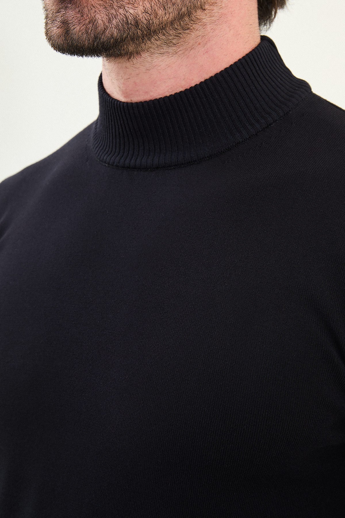 White Men's Wear Knitwear Slim Fit Turtleneck