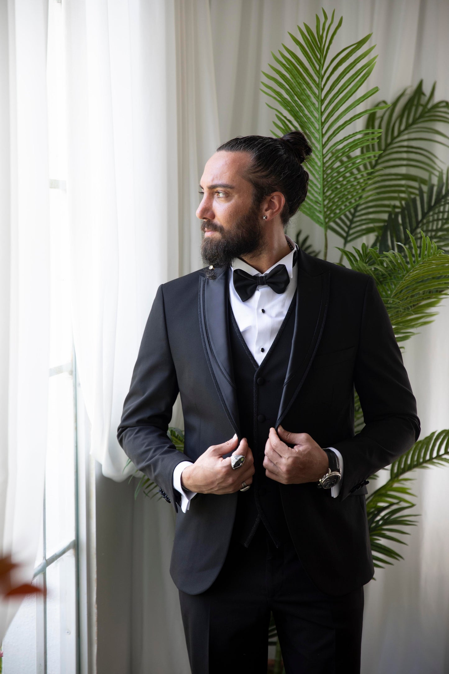 Men's Black Tuxedo Swallow Collar