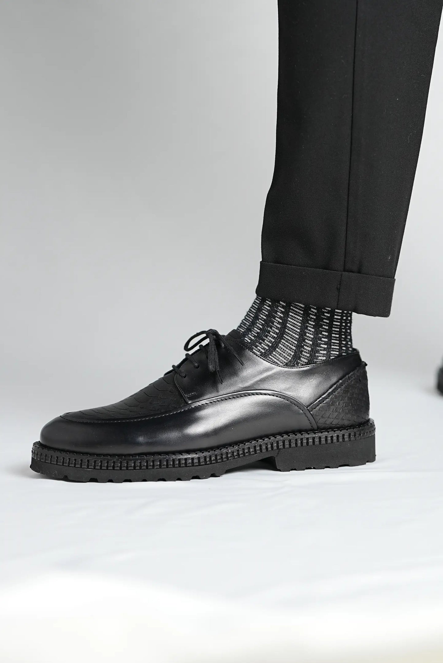 Black S Pattern Laces Chunky