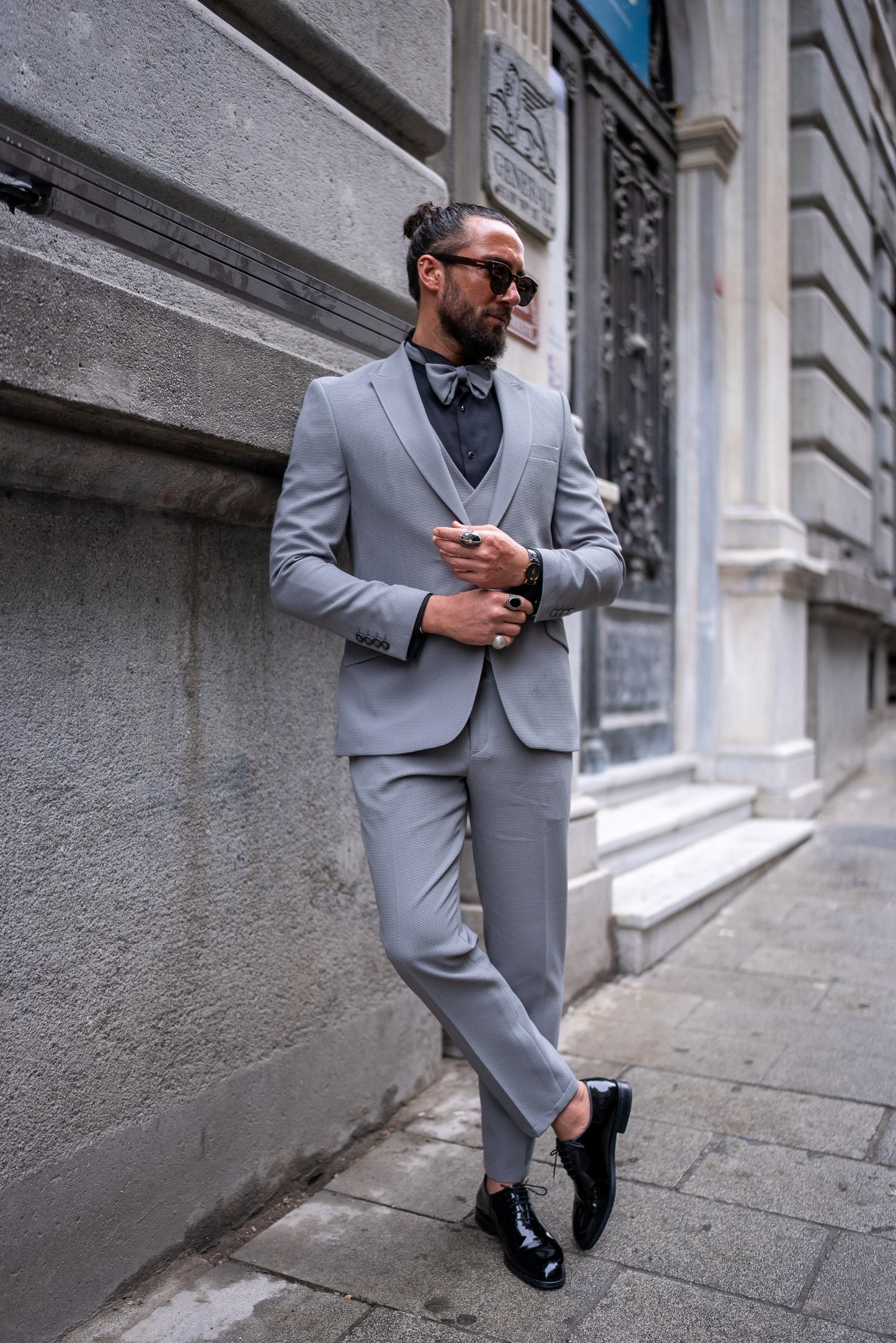 GREY SEERFUL FABRIC SINGLE COLLAR GROOM SUIT