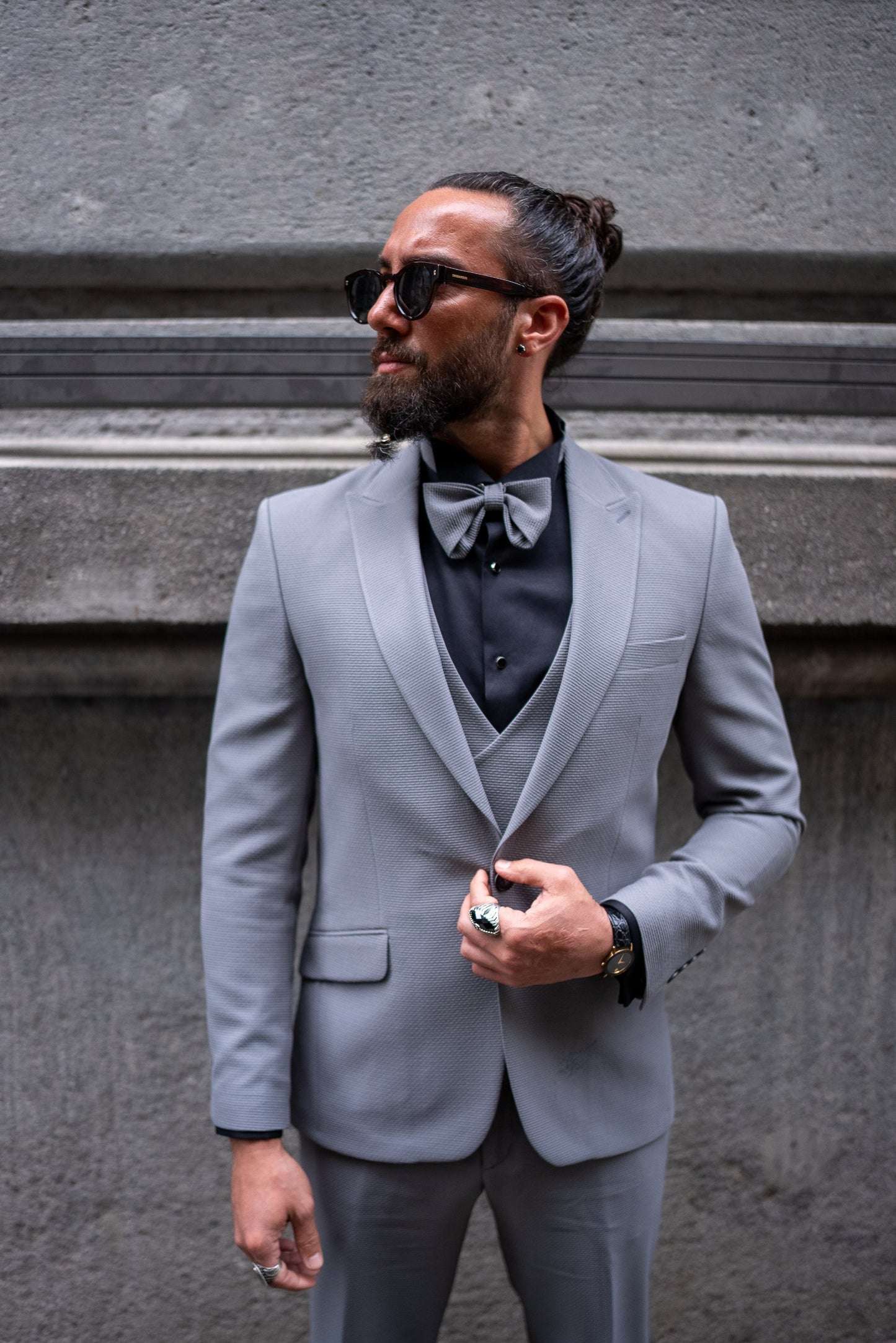 GREY SEERFUL FABRIC SINGLE COLLAR GROOM SUIT