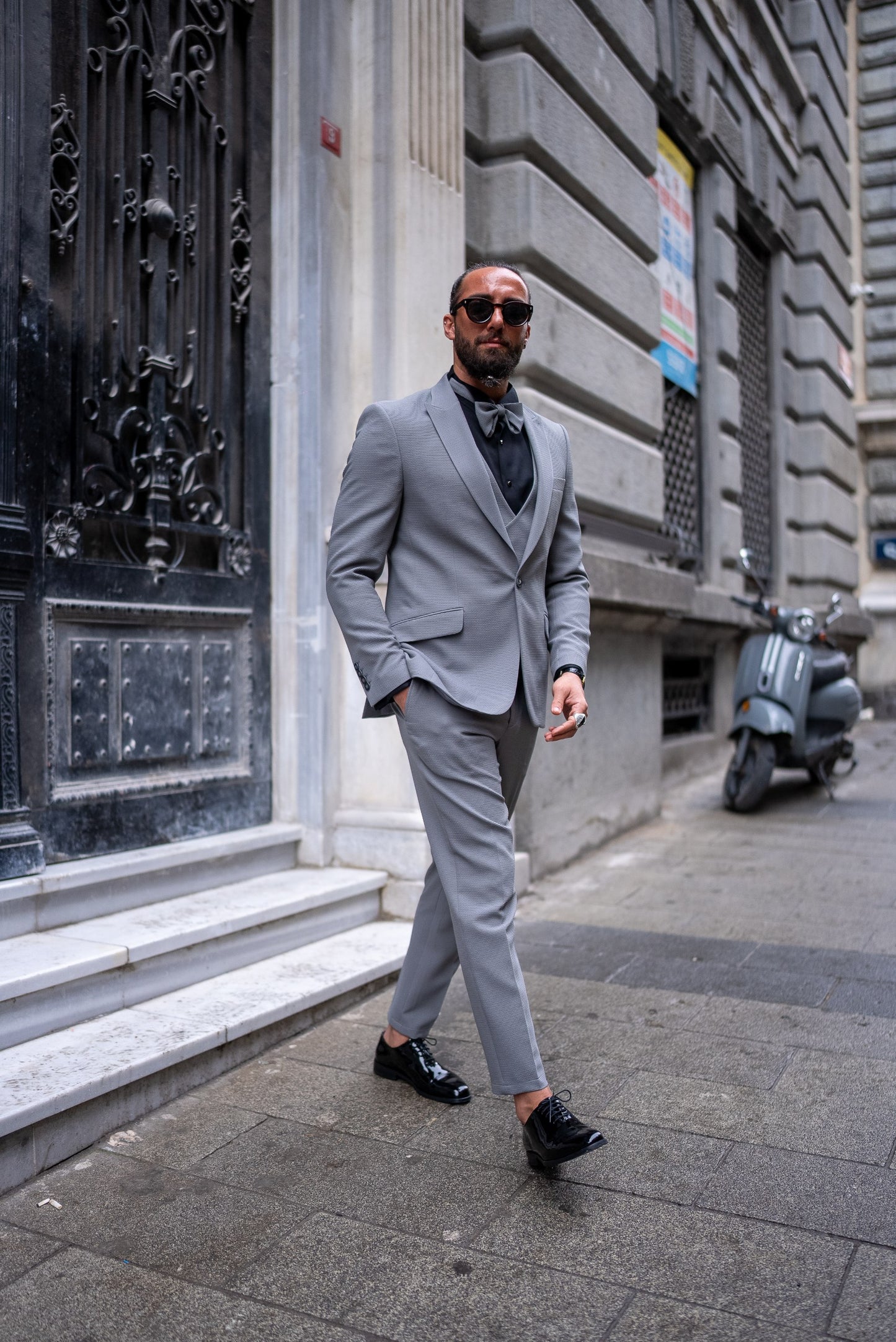 GREY SEERFUL FABRIC SINGLE COLLAR GROOM SUIT