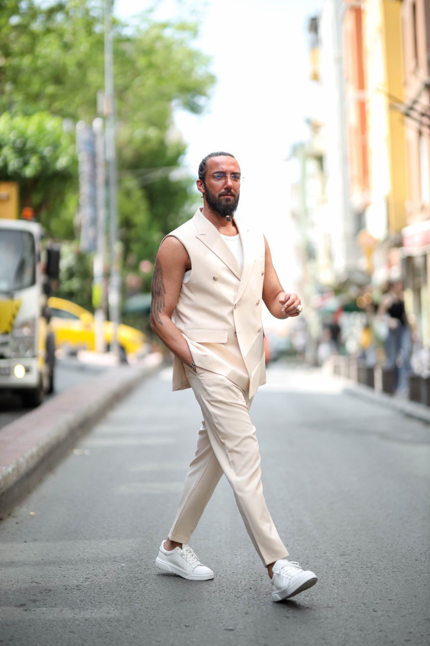 Beige Special Design Zero Arm Set Suit