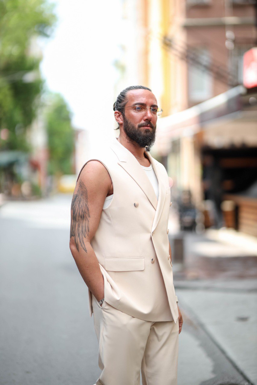 Beige Special Design Zero Arm Set Suit