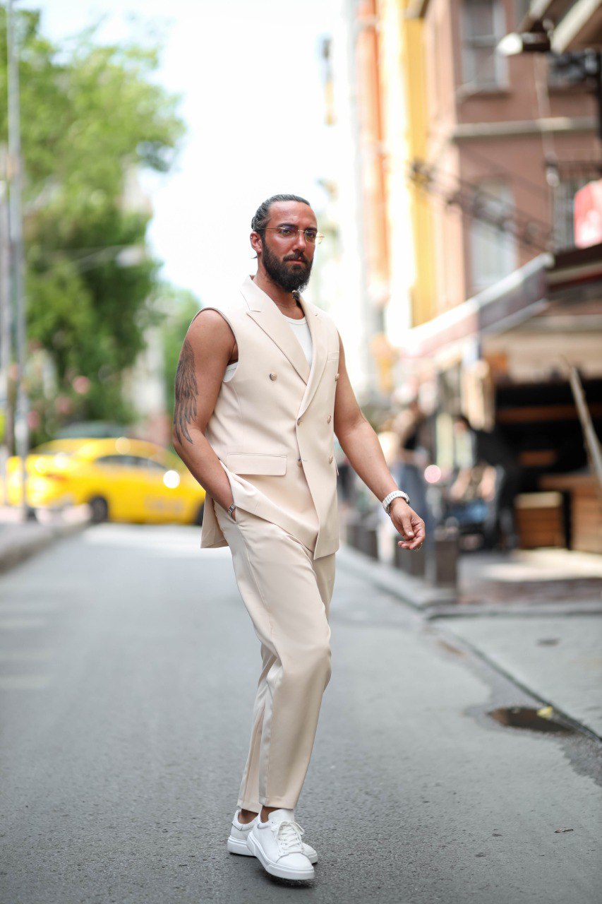 Beige Special Design Zero Arm Set Suit